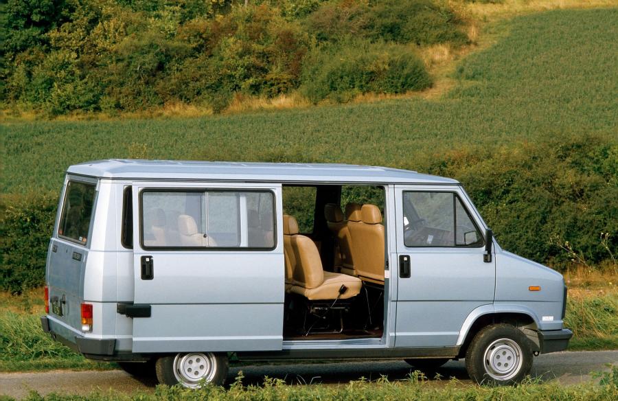  Citroen C25 Combi (230) 1981 года  (фото 3 из 3)